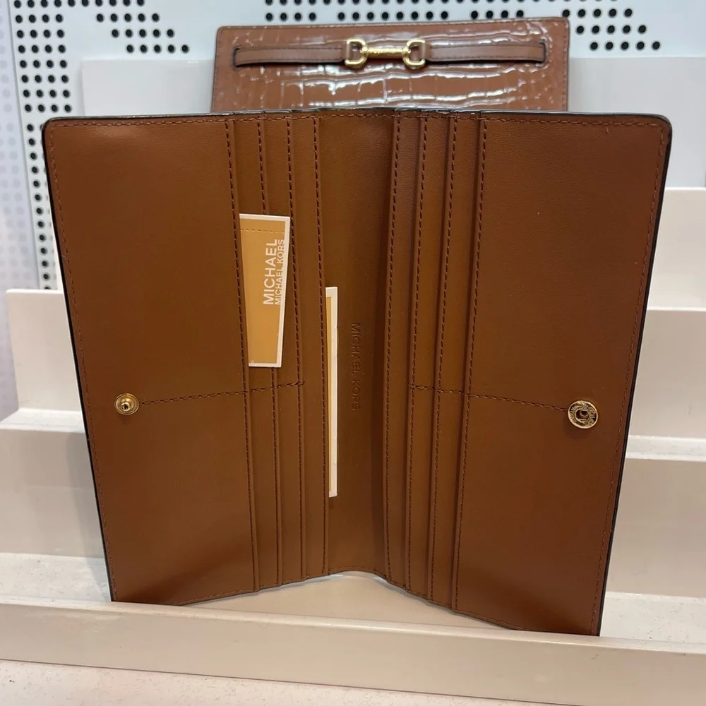 MICHAEL KORS Carson Large Snap Crocodile Embossed Bifold Wallet Luggage NWT